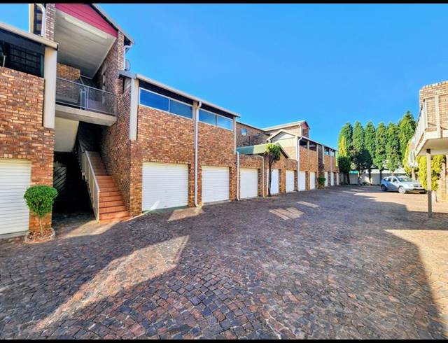 2 BEDROOM APARTMENT FOR SALE IN MOREGLOED